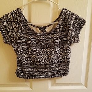 Rue 21 black and white crop top size S/M
